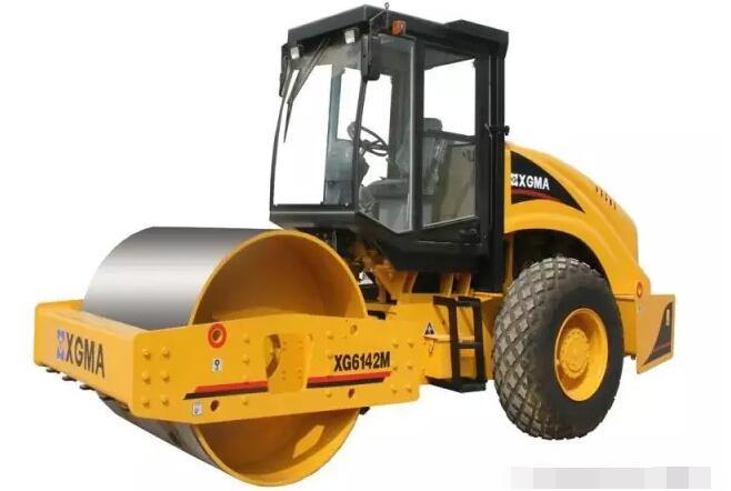 中國特色的機(jī)械式單鋼輪振動(dòng)壓路機(jī)